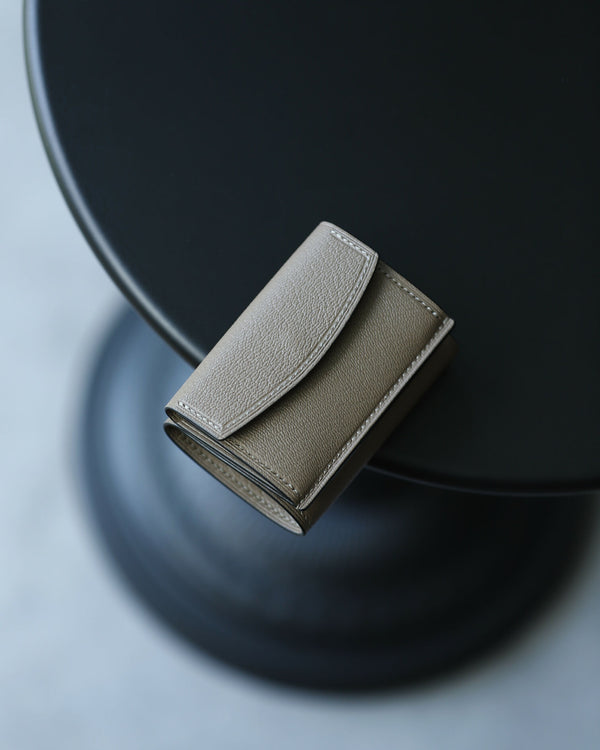 “Glow” / Compact Wallet / Sully