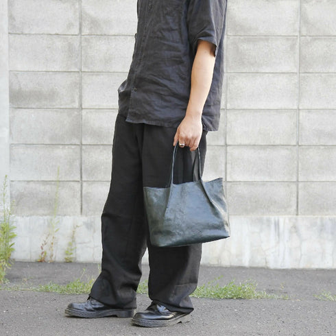 身体に自然に馴染む、日常使いしやすいサイズ感。